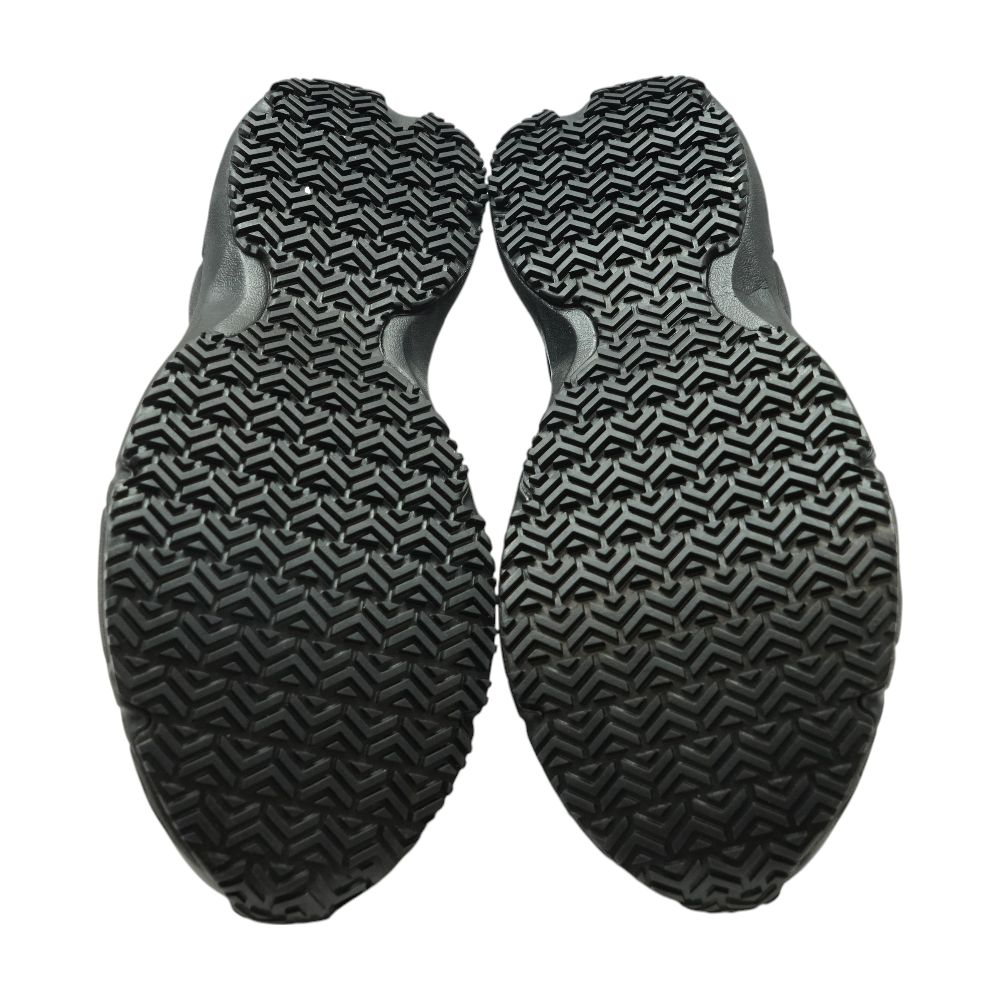 Working Comfort Black Work Athletic Shoes